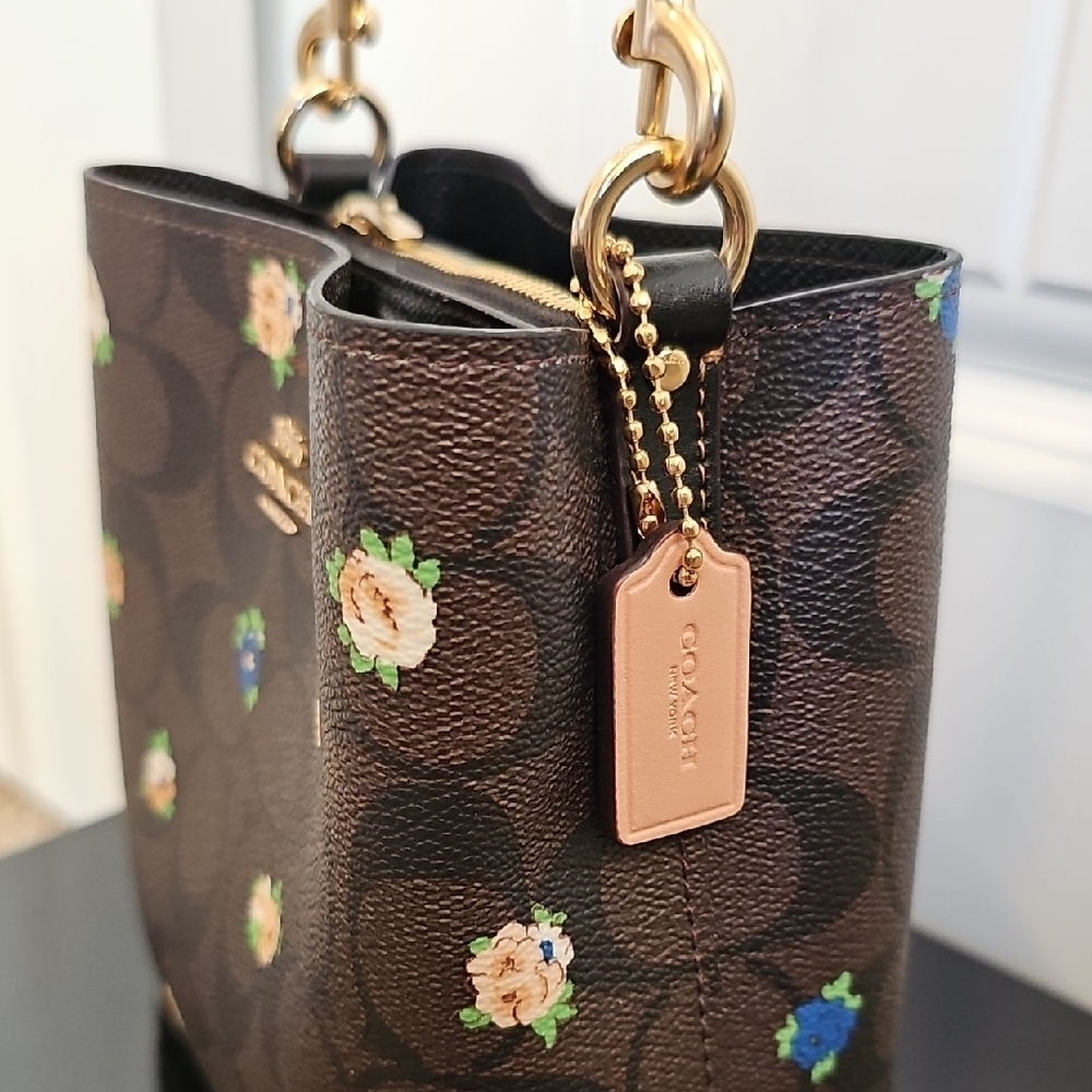 Coach NWOT Mini Town Bucket Bag Signature Canvas Vintage Mini Rose Print - Picture 10 of 14